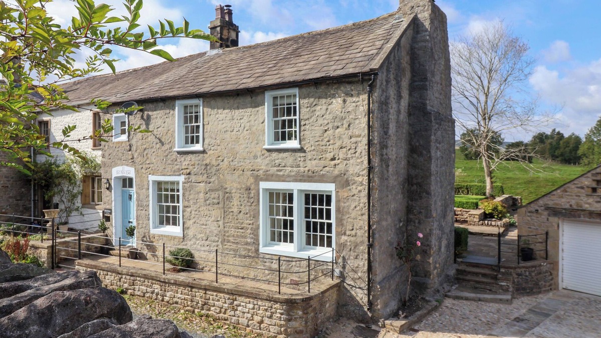 Airton House | ELLIS HOUSE, family friendly, character holiday cottage in Airton
