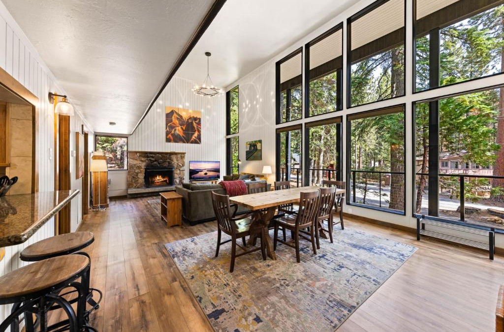 Tahoe Woods House | Ellis Peak Retreat - Hot Tub, Wood Fireplace, Close to Tahoe City & Dining