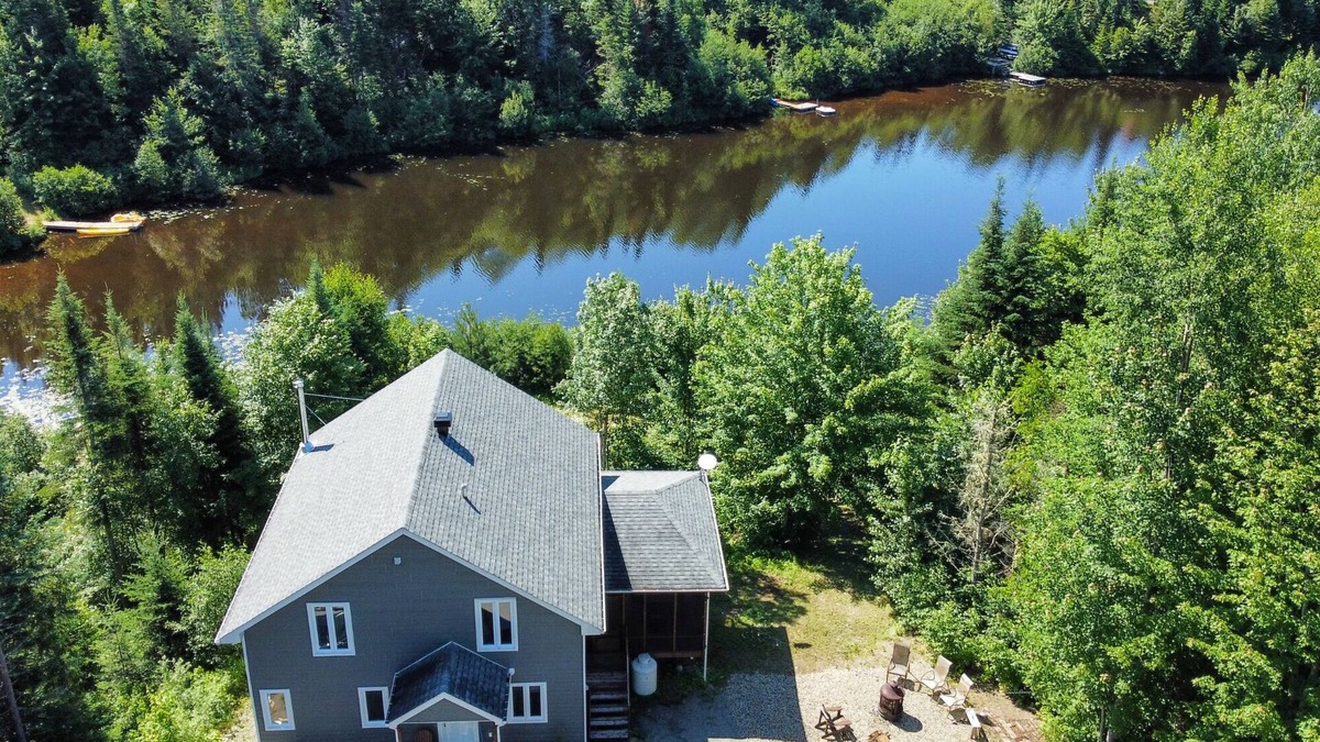 Saint Come Ski Chalet | Elliso : lake | ski | outdoor fire pit