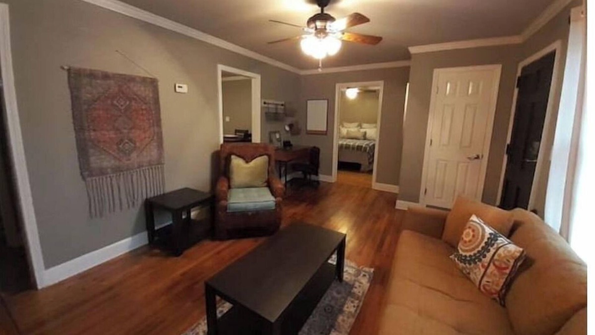 Newnan Cottage | Elm Circle Cozy Cottage walking distance to Downtown.