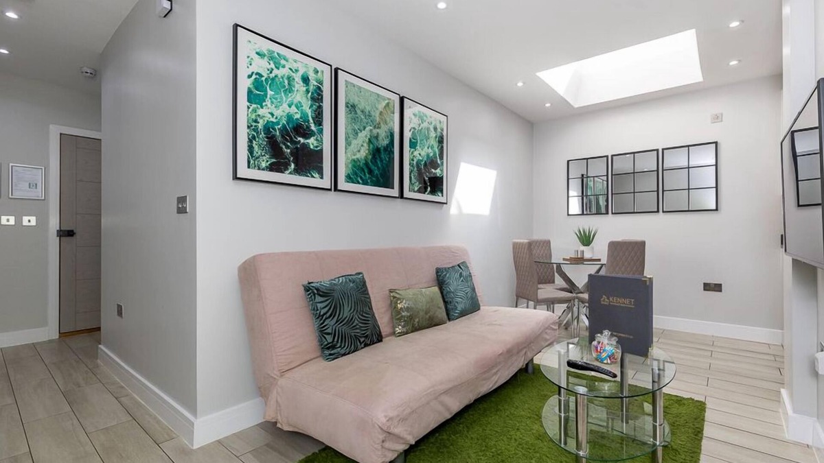 Reading Apartment | Elm House - 1-Bed, 1-Bath with Private Terrace