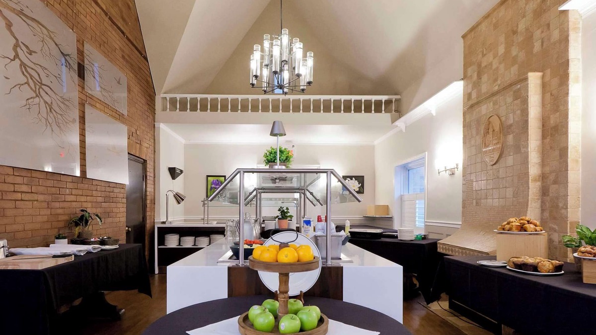 Ingersoll Hotel | Elm Hurst Inn & Spa