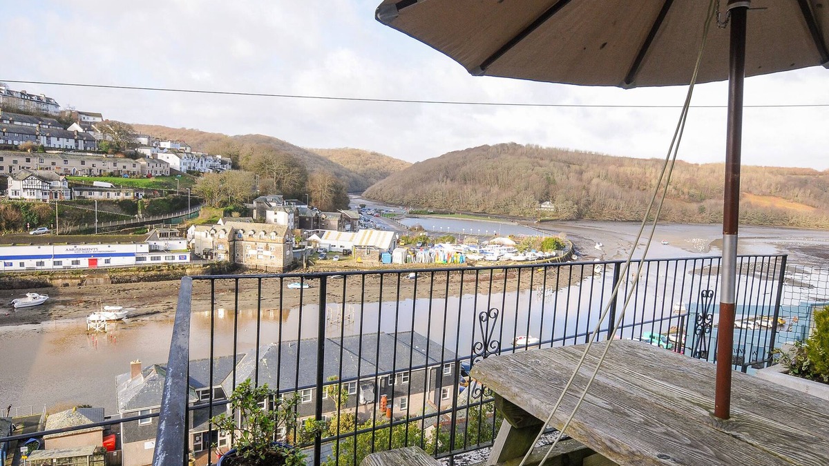 Looe House | ELMBANK, pet friendly, character holiday cottage in Looe