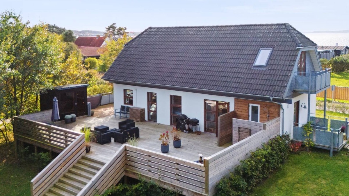 Vibæk Strand House | "Elmeri" - 200m from the sea by Interhome