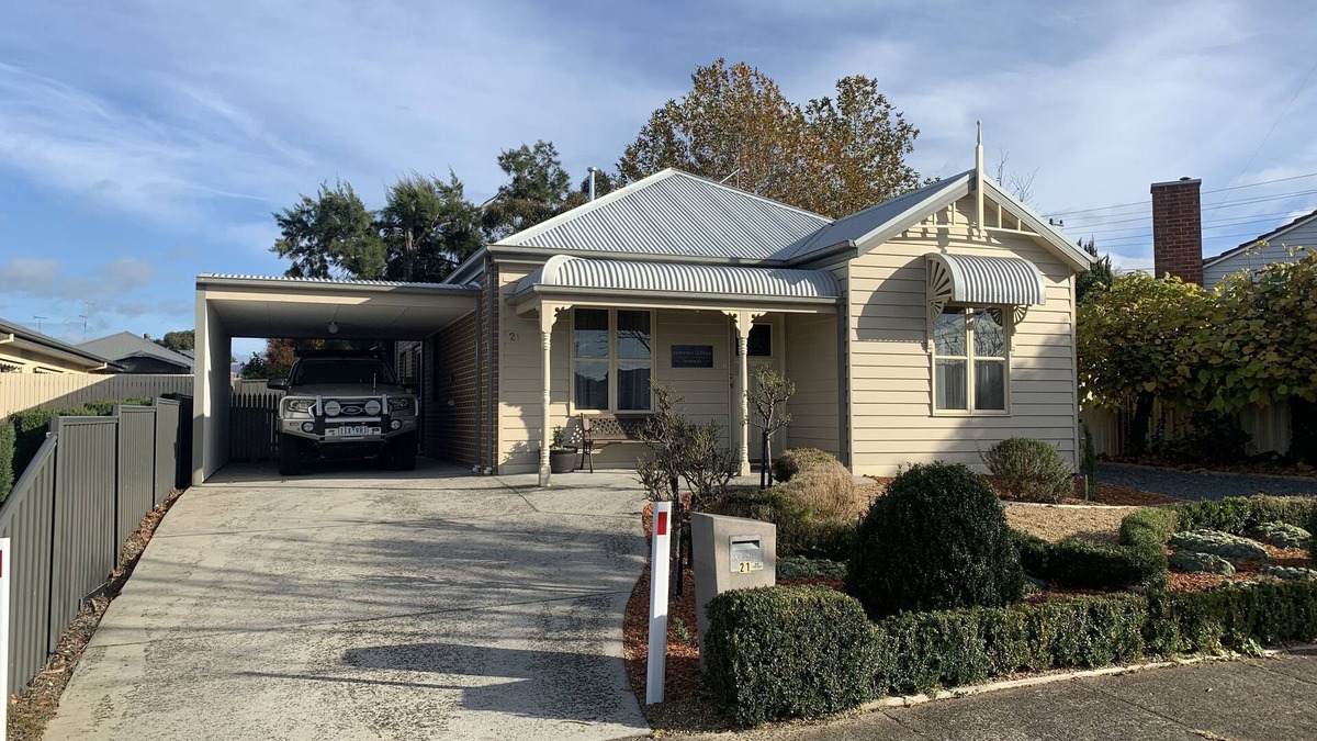 Warragul Cottage | Elmsford Cottage (Warragul) - right in the heart of Gippsland.