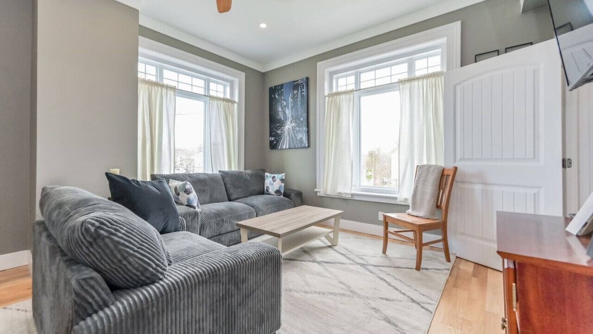 Elora Apartment | Elora Gingerview Its comfort with a View