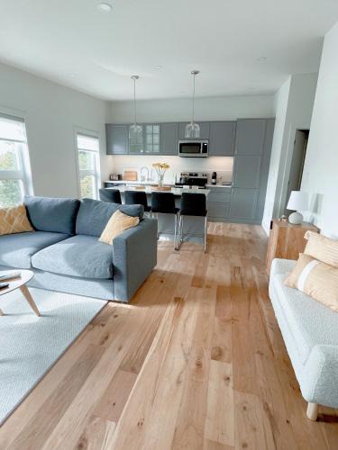 Elora Apartment | Elora’s Irvine River Suite