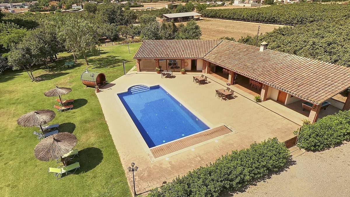 Santa Eulalia de Roncana Apartment | ELS CINGLES - Can Burgues