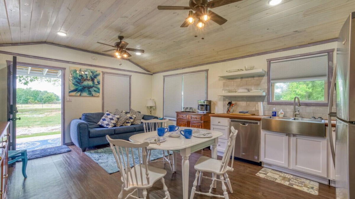 Rogersville Cabin | Elsie Mae's Place - Peaceful Acres