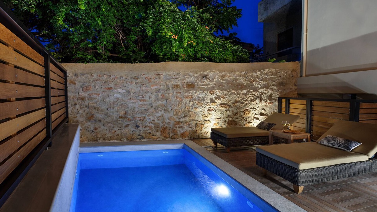 Halepa Villa | Elvina City Maizonette House with private solar heated pool