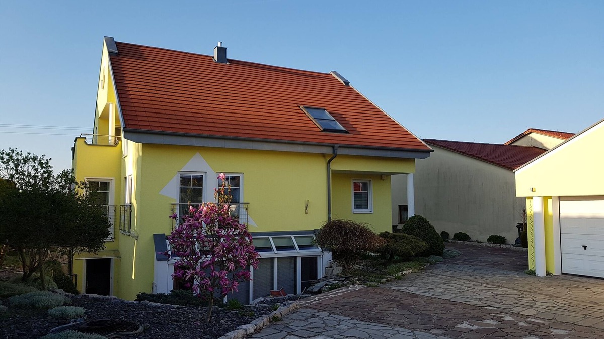 Obergroningen Apartment | ELW sunny, terrace, up to 11 bedrooms, 134 sqm living space in detached house