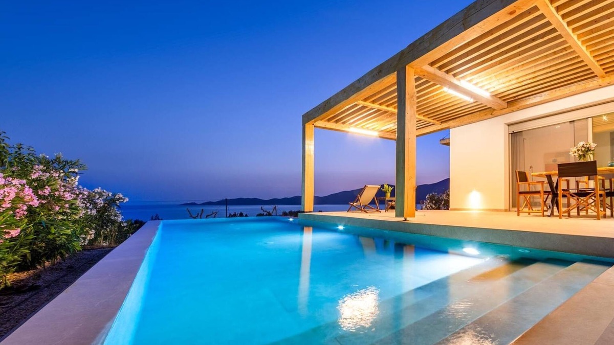 Evgiros Villa | ELYANE VILLAS 2 - Luxury villa panoramic sea views near Amoussa Beach