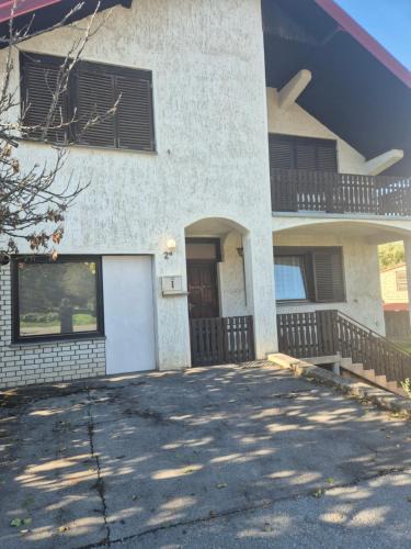 Orahovica Bed & Breakfast | Elza