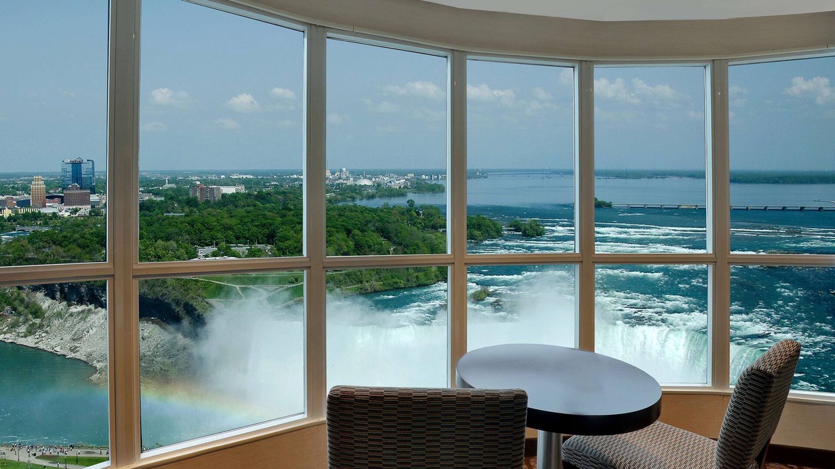Fallsview Hotel | Embassy Suites by Hilton Niagara Falls Fallsview
