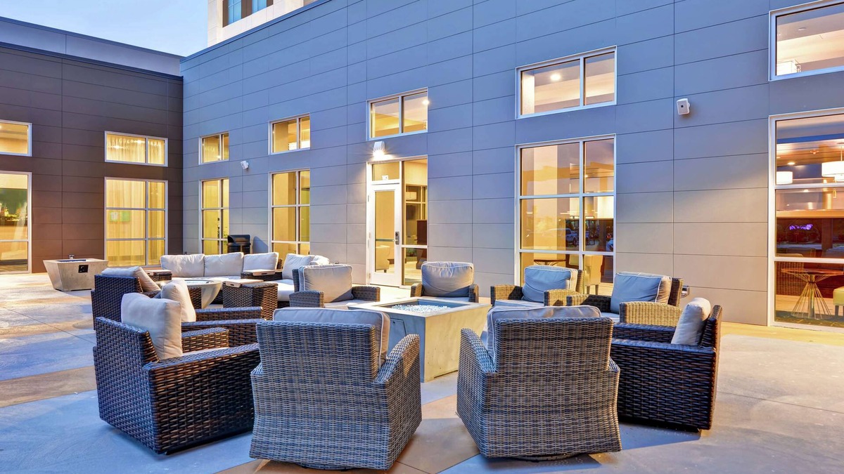 Plainfield Hotel | Embassy Suites by Hilton Plainfield Indianapolis Airport