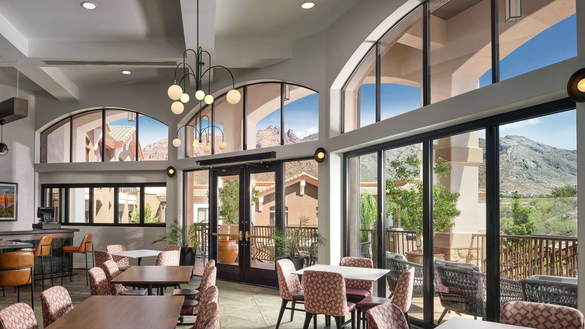 Catalina Foothills Estates Hotel | Embassy Suites by Hilton Tucson Paloma Village
