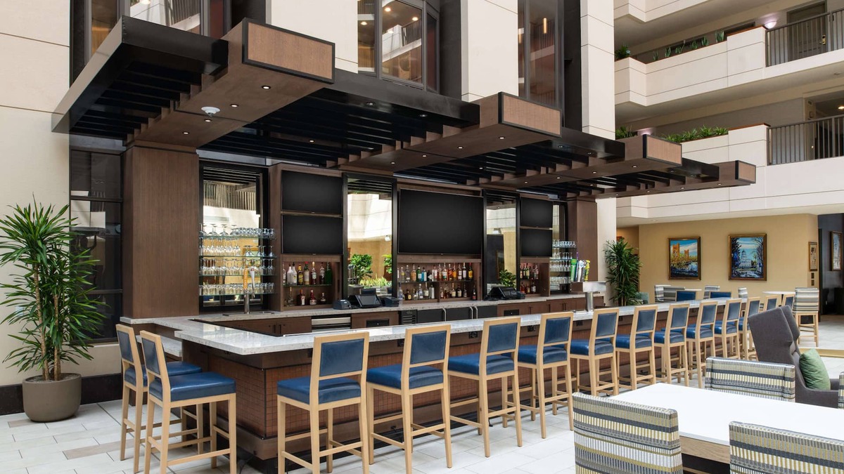 Central Sacramento Hotel | Embassy Suites by Hilton Sacramento Riverfront Promenade