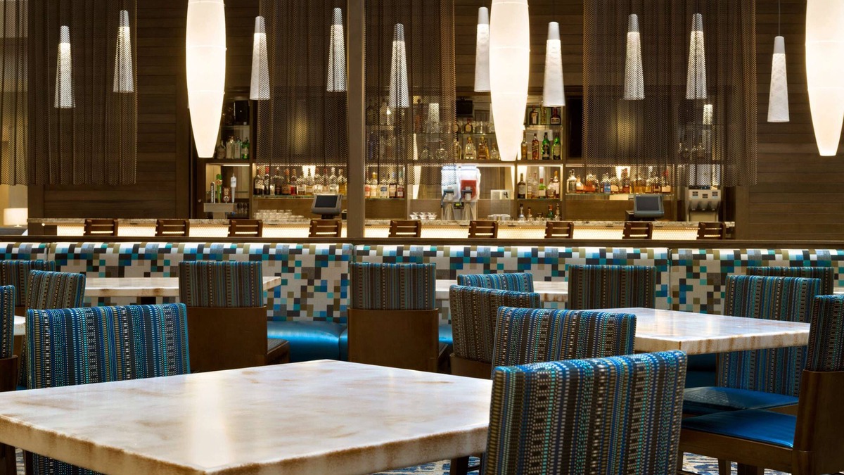 North San Antonio - SAT Hotel | Embassy Suites by Hilton San Antonio Airport