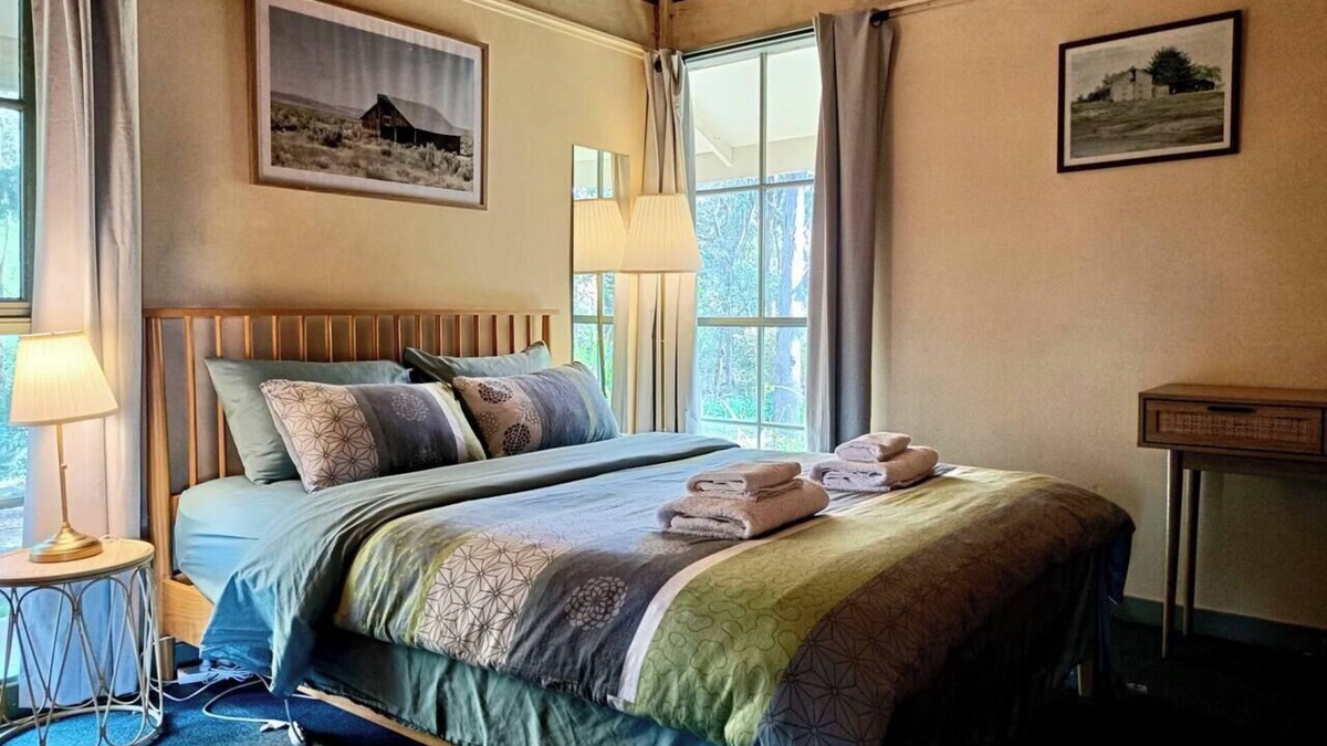 Kalimna Ski Chalet | Emberpine Cottage 2(1Queen+2Twins)SPA & WoodStove