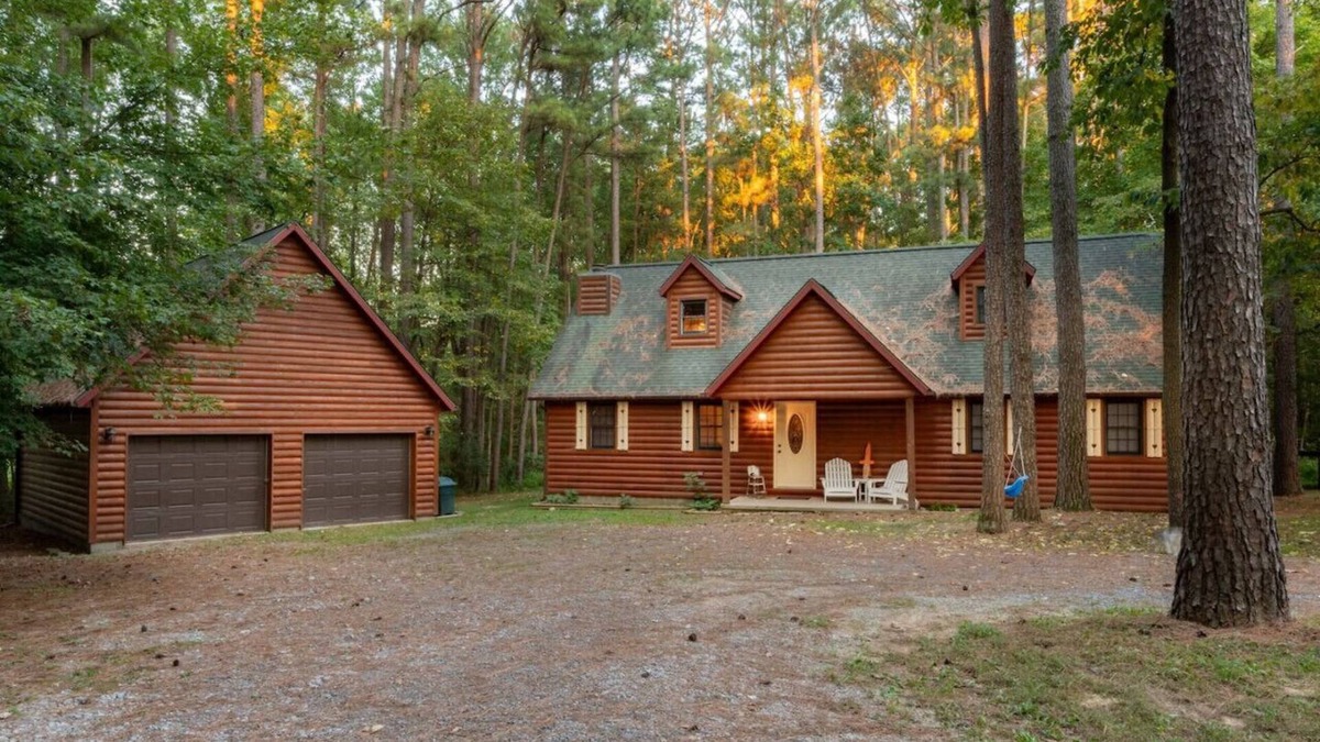 Carterville Cabin | Embers of Cambria - NEW Hot Tub! National parks and Wine Trails - SLEEPS 8