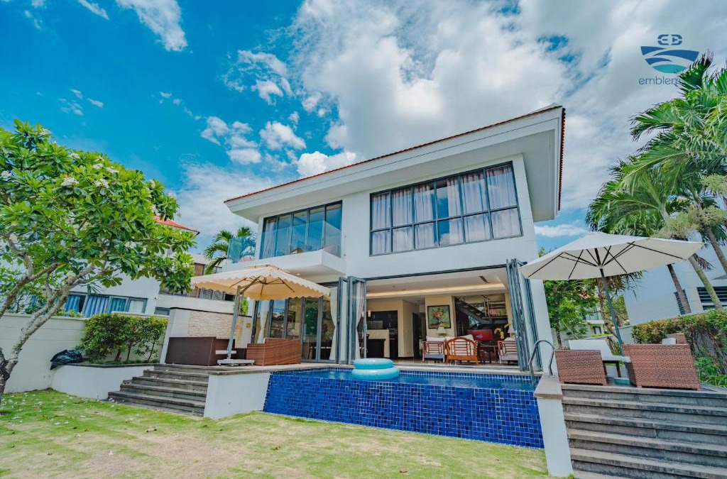 Ngu Hanh Son Resort | Emblem Sea 3 bedroom villas