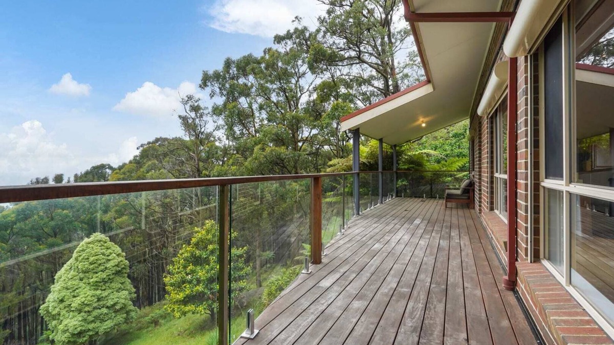 Ferny Creek House | Embrace Nature's Beauty in Ferny Creek