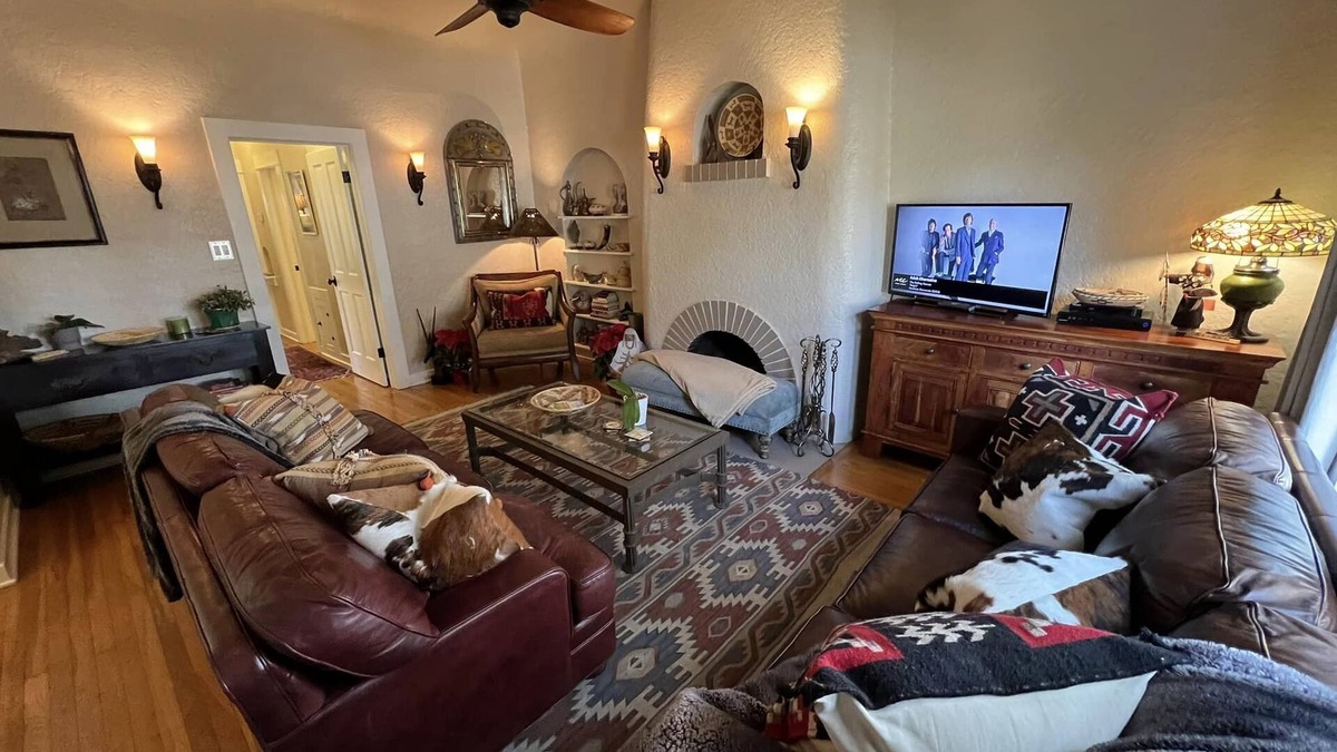 Sam Hughes House | Embrace the spirit of the Southwest at Villa Blanca, UA Stadium! Garage Parking!