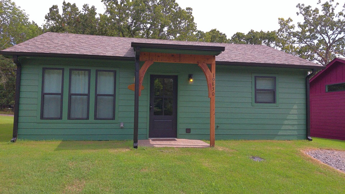 Hulbert Cabin | Emerald Cabin Retreat by Ft. Gibson Lake