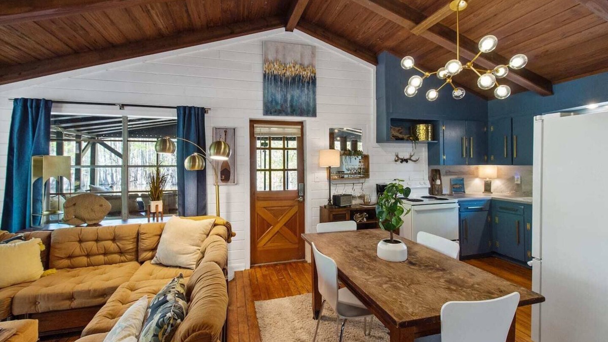 Shreveport Cabin | Emerald Cove Cabin on Emerald Isle -Lake front with Kayaks! Emerald Isle Cabins, Shreveport, La.