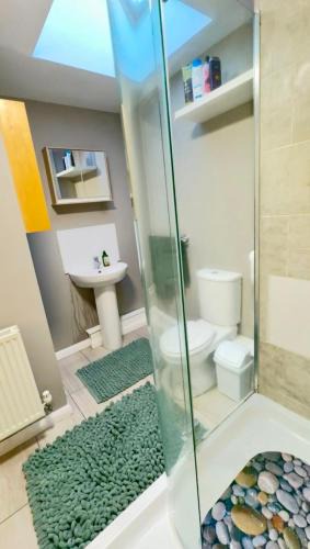 Swindon House | Emerald dream house