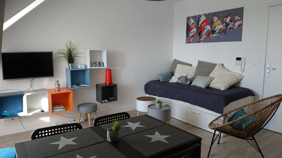 Saint-Meloir-des-Ondes Apartment | Emerald Coast Studio