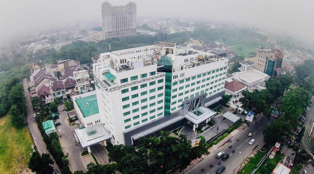 Medan Hotel | Emerald Garden International Hotel