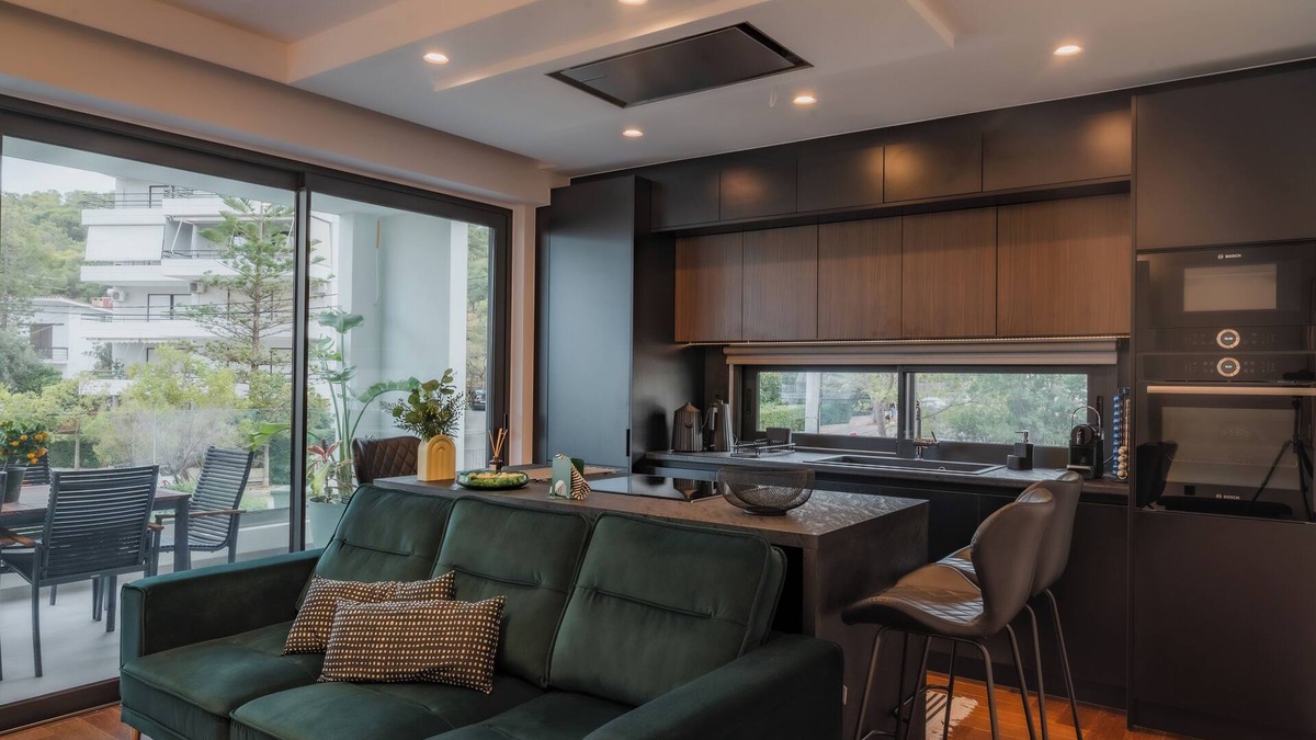 Varkiza Apartment | Emerald Stone Apartment Varkiza "The Essence of Elegance"