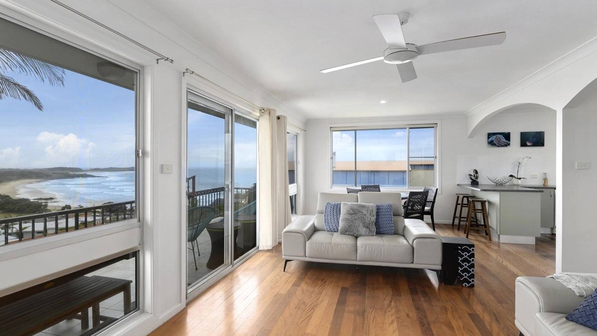 Emerald Beach Apartment | Emerald Views Signal Street 9 - Stunning views of Emerald Beach