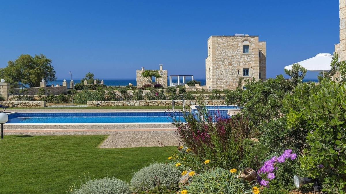 Kolymvari Villa | Emerald villa 70m from the beach
