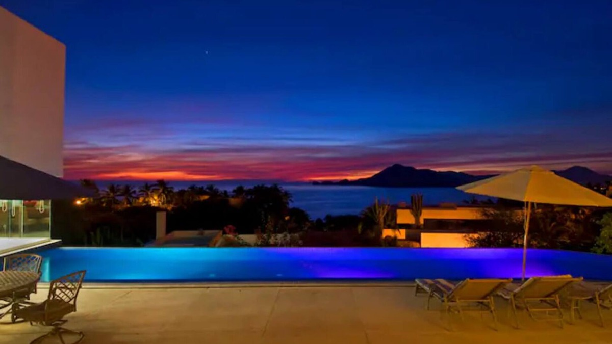 La Punta Apartment | Emerald Villa. Luxury beach house in Manzanillo