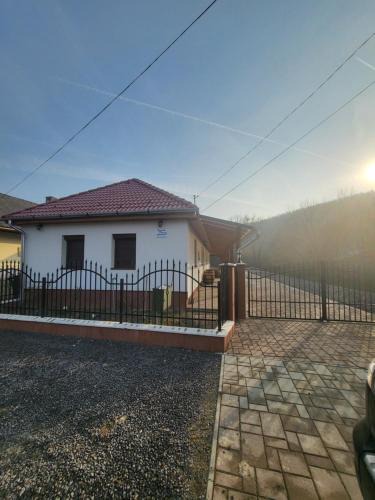 Satoraljaujhely Apartment | Emerald Wine Apartman