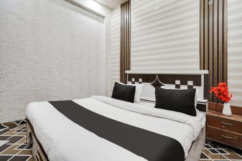 Hardoi Hotel | EMERGE HOTEl