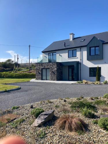 Goleen House | Emilys Garden 1