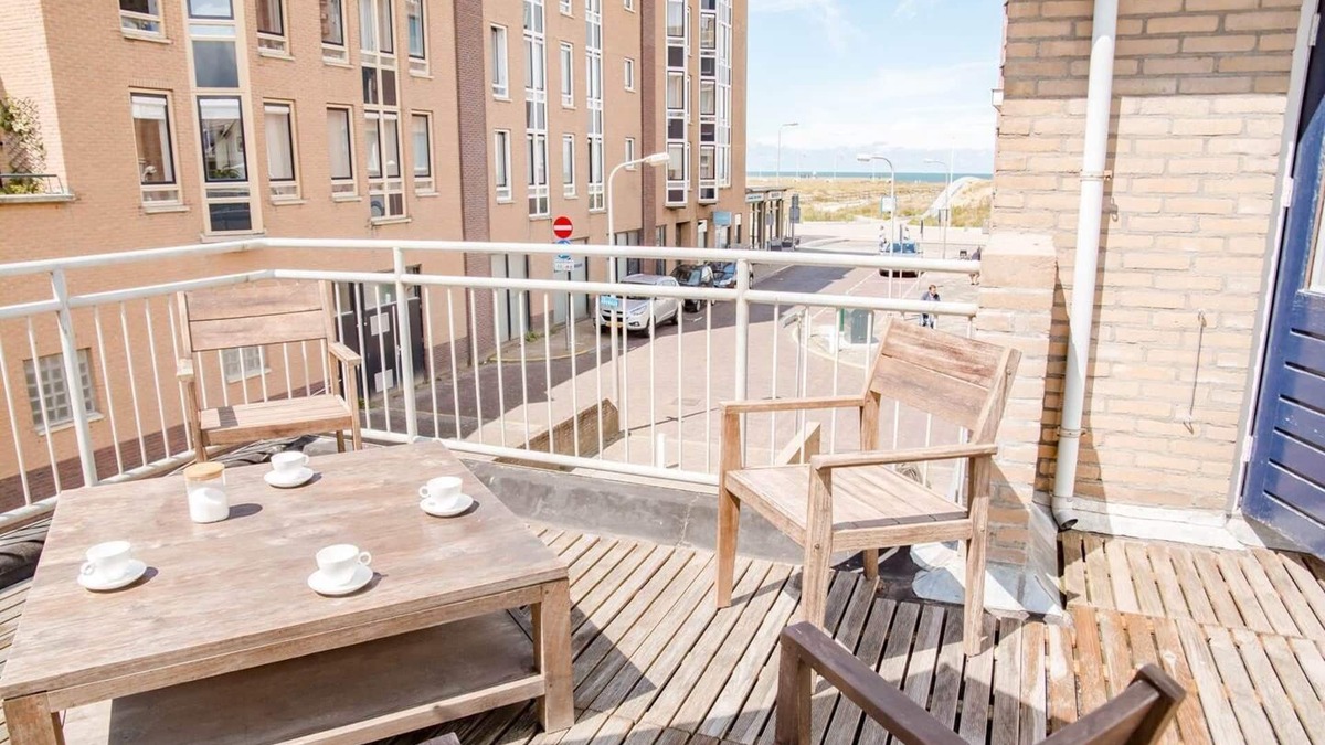 Municipality of Katwijk Apartment | Emma's Beachhouse on a 1 minute walk distance from the beach and centre !