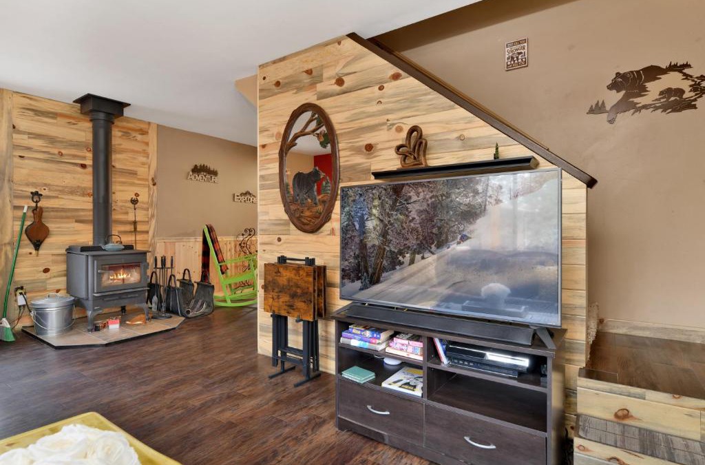 Big Bear City Ski Chalet | Emma's Cottage- Adorable Central Cozy Modern Chalet Home- Minutes to Activities