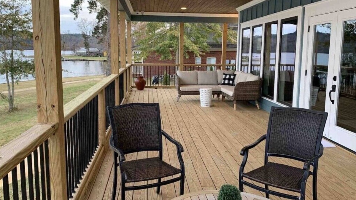 Shelby House | Emma's View On Lay Lake SUMMERTIME ON LAY LAKE IS THE BEST!☀️