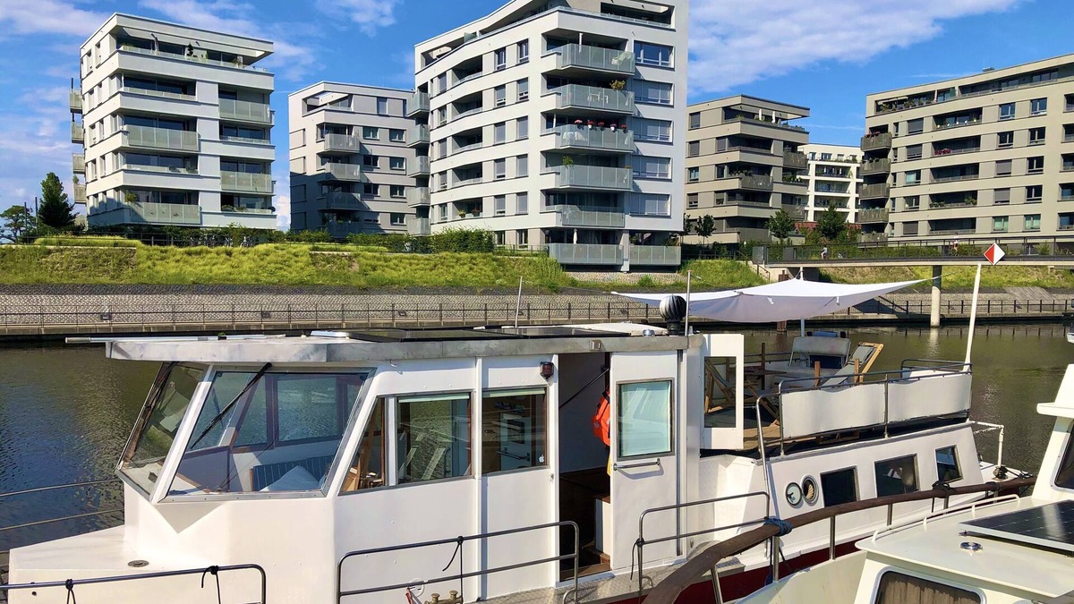 Kaiserlei Boat Rental | EMMA, the houseboat...