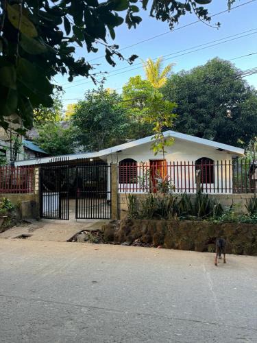 Paracale House | Emmasguesthouse