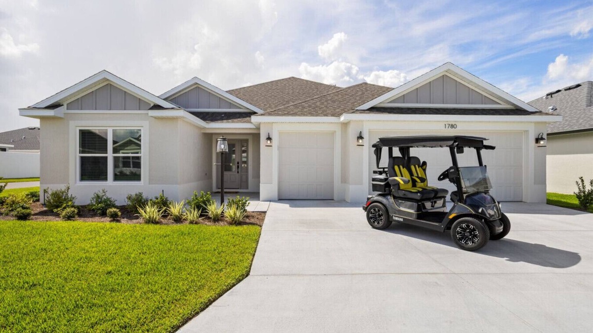 Sumter County House | Emmit Stylish Retreat (Oak Hollow)