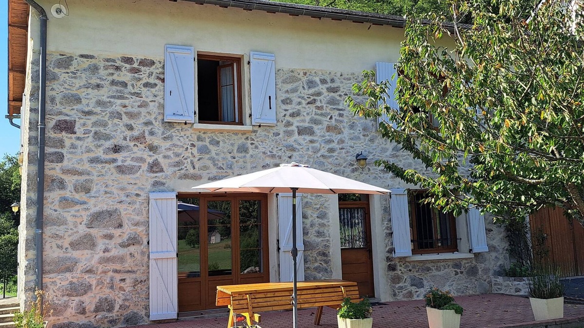 Erce House | Emplacement Unique Offrant un Magnifique Panorama Face à la Chaîne Pyrénéenne