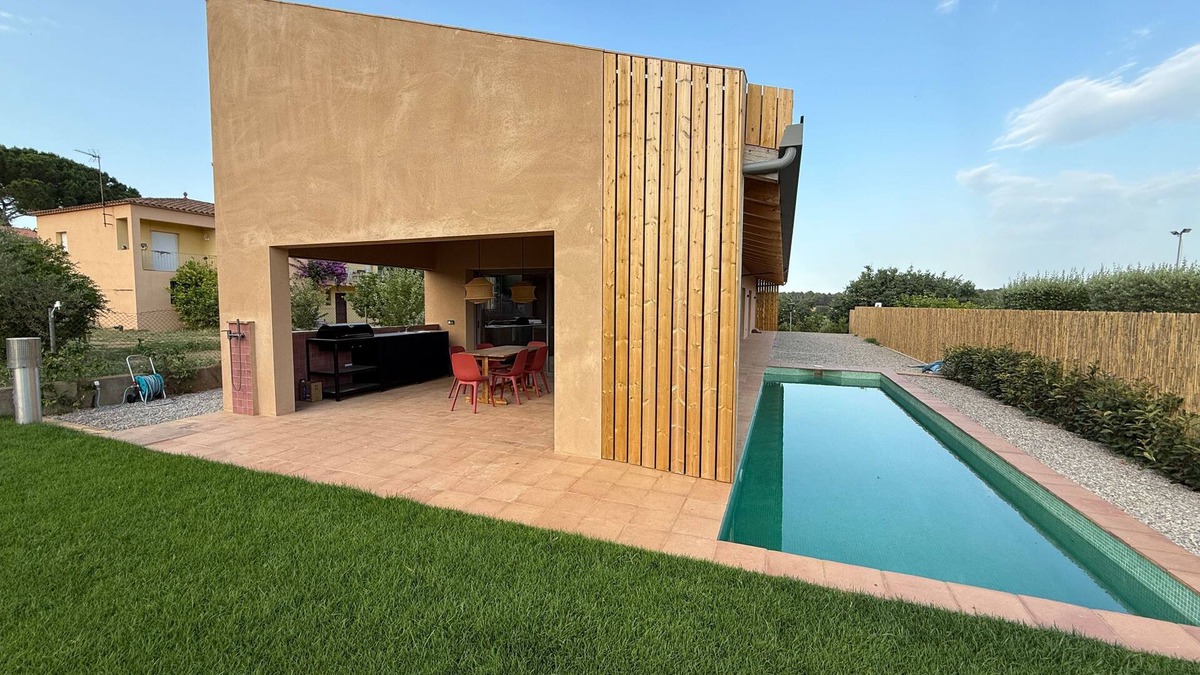 Sant Miquel de Fluvia House | Empordà Soul, modern country house with pool