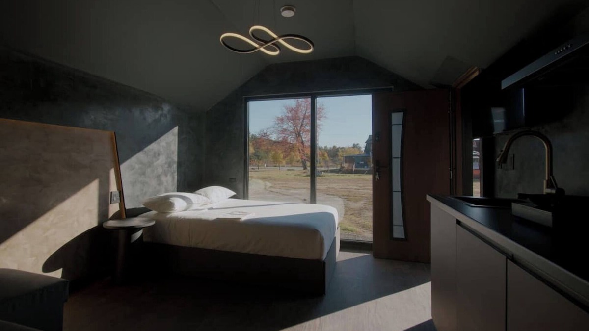 Brandon Cabin | Emrose Luxury Cabins 2