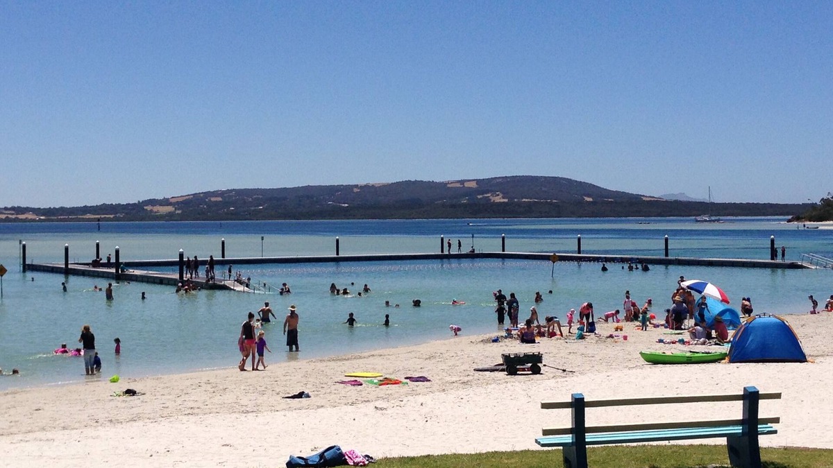 Emu Point House | Emu Point Beach Cottages: Cockleshell Cottage-pet friendly accommodation