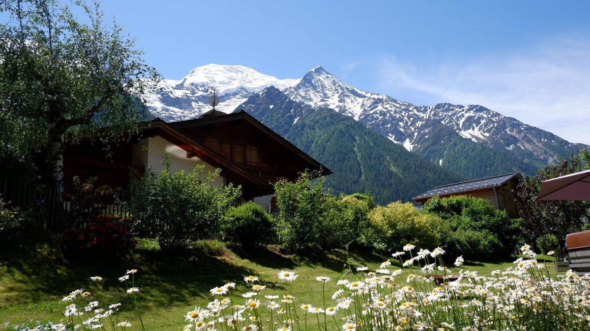 Les Bossons Ski Chalet | EN CHALET 4 P/JARDIN FACE CHAINE DU MONT-BLANC DUPLEX MANSARD 45M2 ⭐️ ⭐️⭐️⭐️⭐️